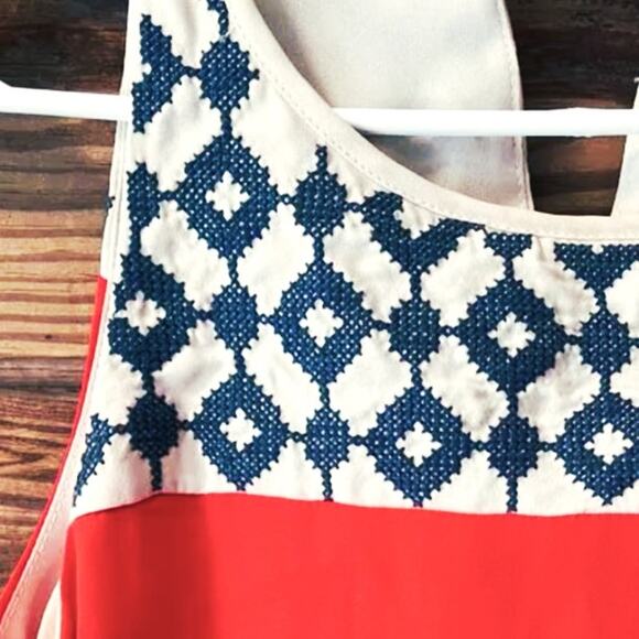 ANTHROPOLOGIE THML Boho Shift Dress w/ Blue Embroidering Size Small - Picture 4 of 4